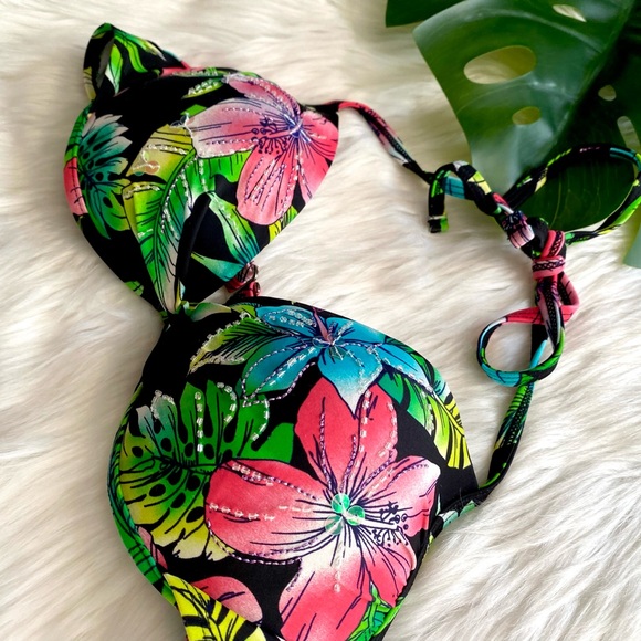 Other - ⭐️ Sexy Sequin Bikini Top